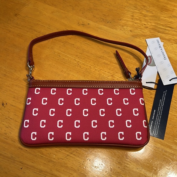 Dooney & Bourke MLB Wristlet. Cleveland Guaridians. - Picture 3 of 10